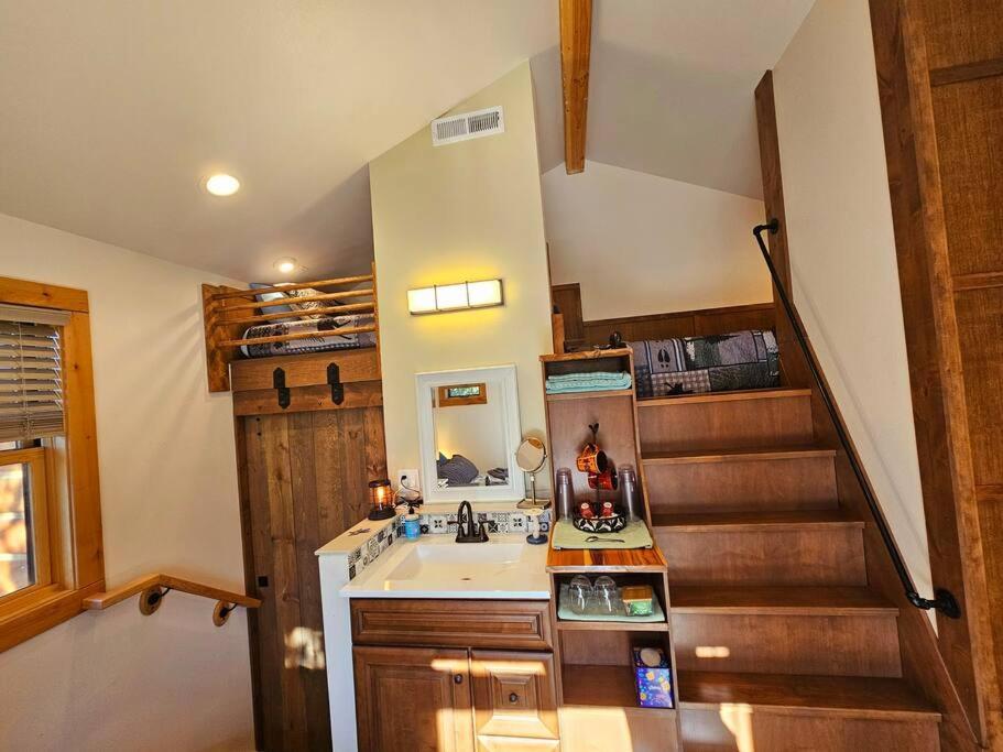 Beautiful Riverfront Near Mt Bachelor With Hot Tub Bend Exterior foto