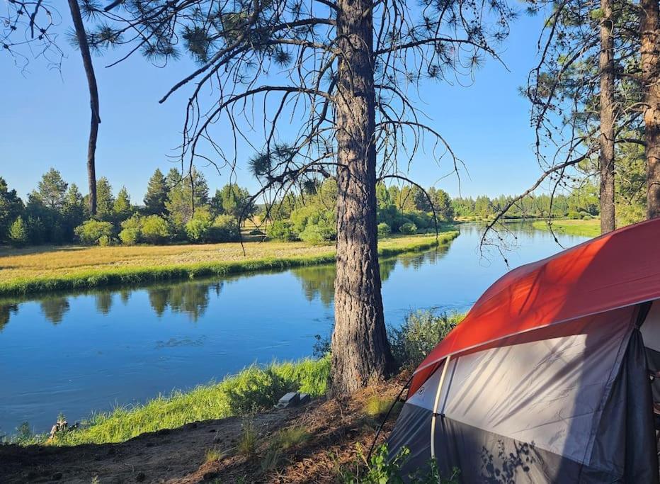 Beautiful Riverfront Near Mt Bachelor With Hot Tub Bend Exterior foto