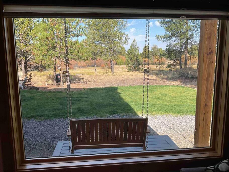 Beautiful Riverfront Near Mt Bachelor With Hot Tub Bend Exterior foto