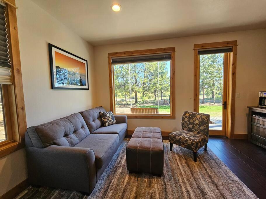 Beautiful Riverfront Near Mt Bachelor With Hot Tub Bend Exterior foto